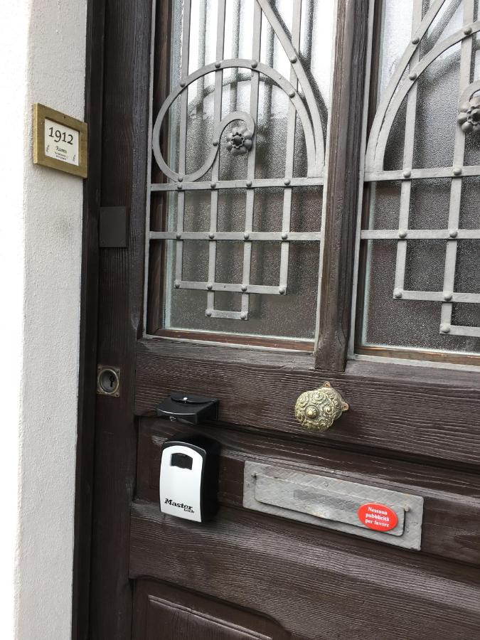 1912 - Wooden Room - Old Town Locarno Exterior photo